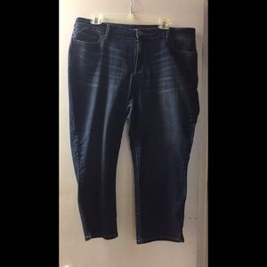 Full Figure Stretch Denim Capri